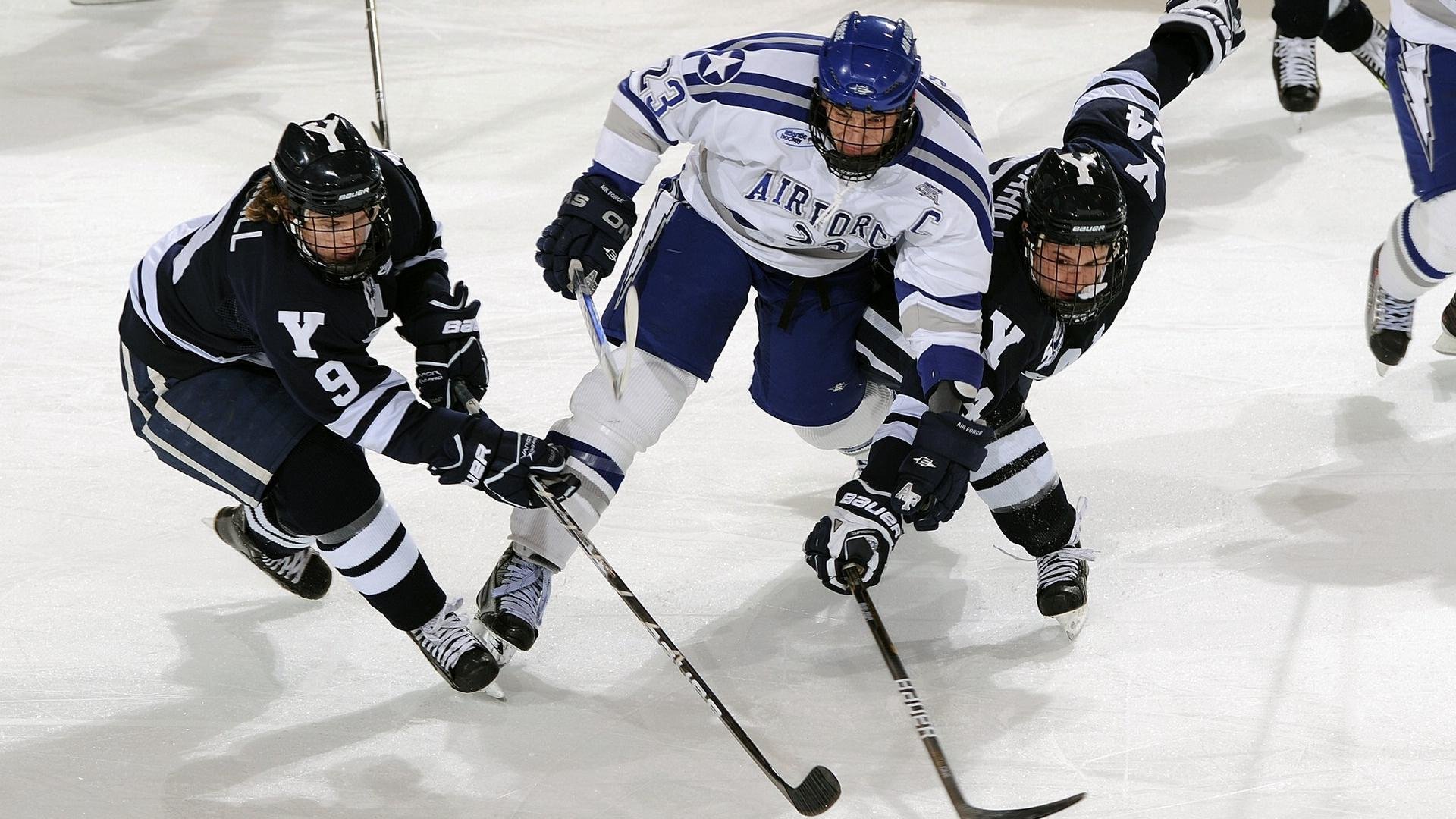 青少年足球名人讲座走进校园，激励青少年的梦想与奋斗，青少年足球宣传片